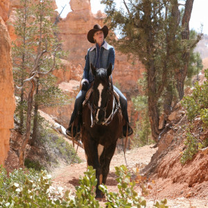 PRUEBA MONTAR A CABALLO EN LA TIERRA DE CUENTOS DE HADAS DE CAPADOCIA